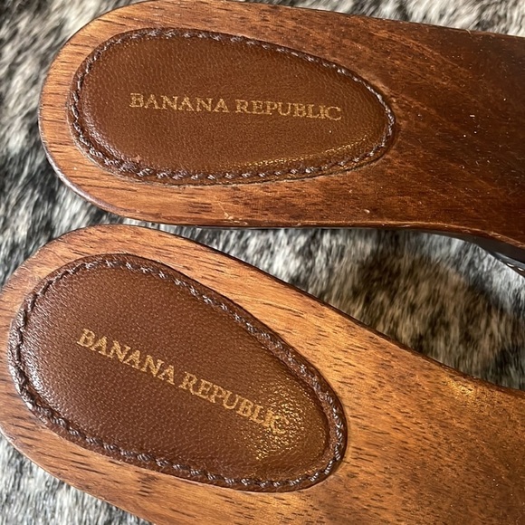 Banana Republic Made In Italy Woden Heel Open Toe Clog - Picture 6 of 13